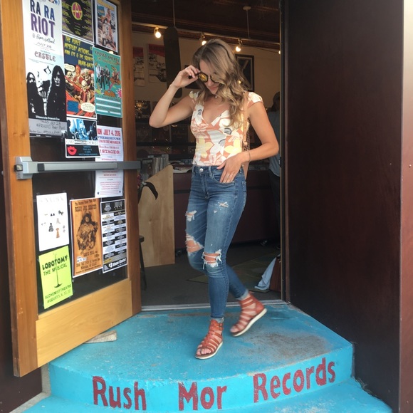 Meet your Posher, Alexandrea - Picture 8 of 8